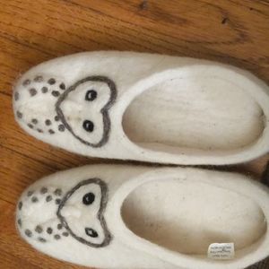 Cute owl wool slipper size 7